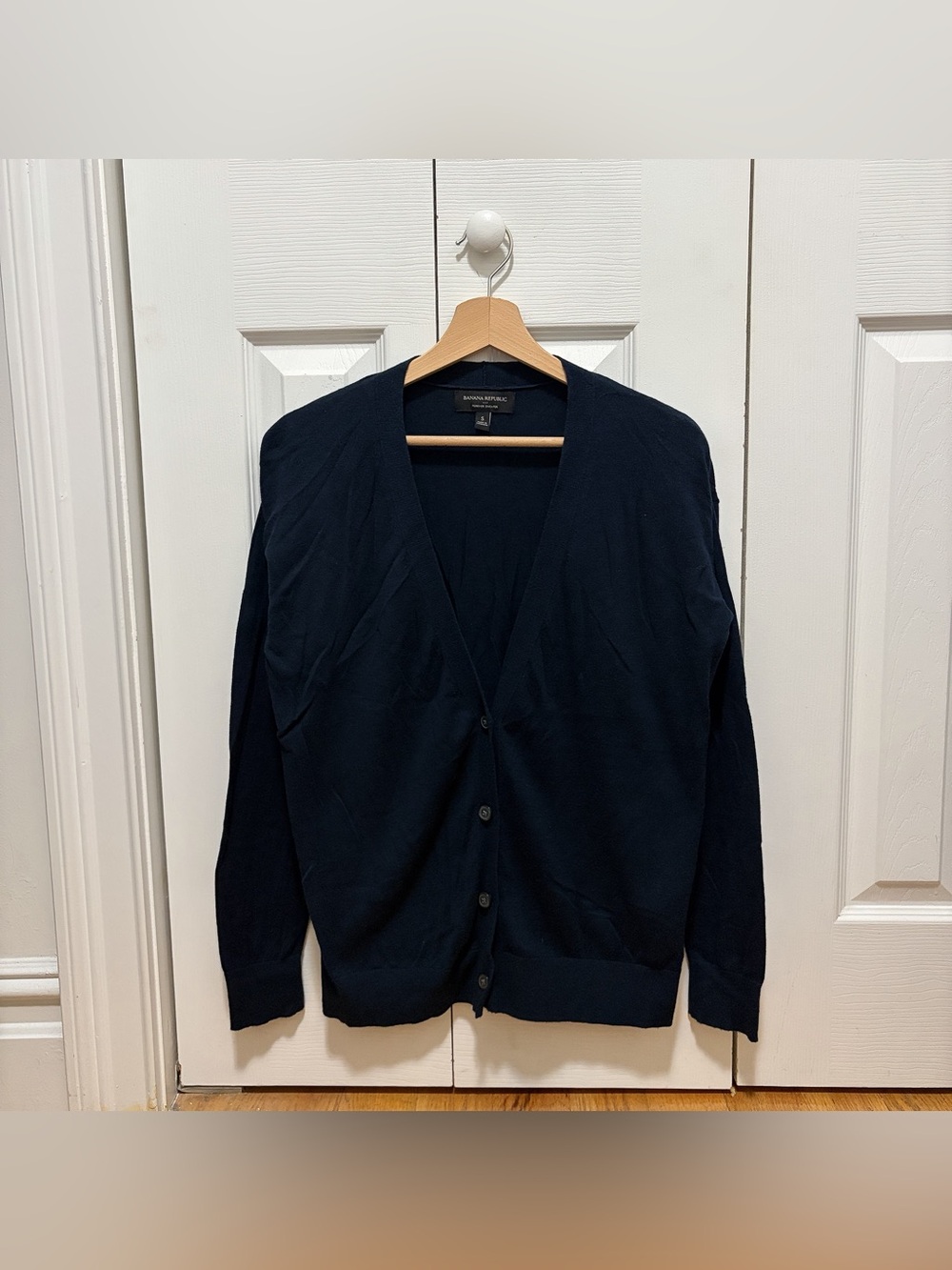 Banana Republic v neck cardigan